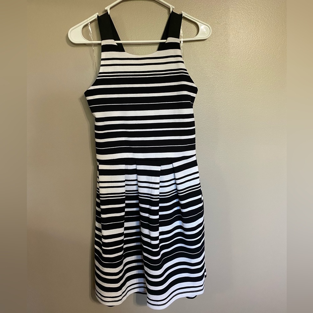 Almost Famous Black and White dress Size Large NWT